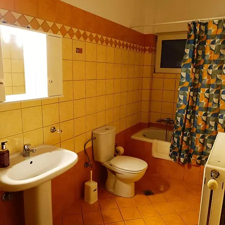 αγέρι Tatil Evi Karpenísion